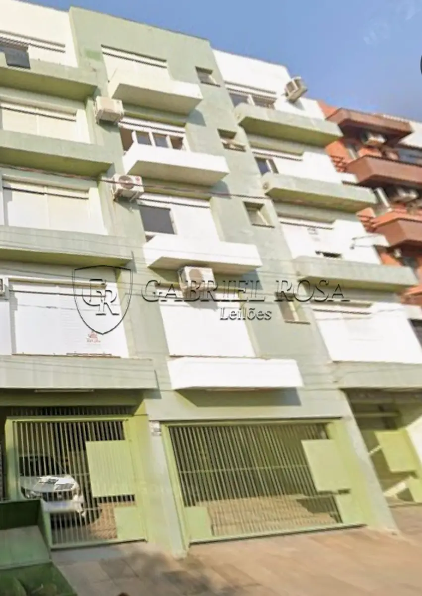 LOTE 003 - Apartamento(tipo kitinete) nº 208 do Ed.Dr.Bayard de Toledo Mercio, localizado no terceiro pavimento, nos fundos, possuindo área privativa de 26,49 m², área real de uso comum de 6,04 m² e área real total de 32,53 m². Situado na Rua Santo Antônio, nº 560, Bairro Centro, São Leopoldo - RS. O imóvel se encontra em bom estado de uso e conservação, conforme informado pelo Oficial de Justiça, no Mandado de Avalição realizado em 16/10/2025. Registrado sob matrícula nº 58514