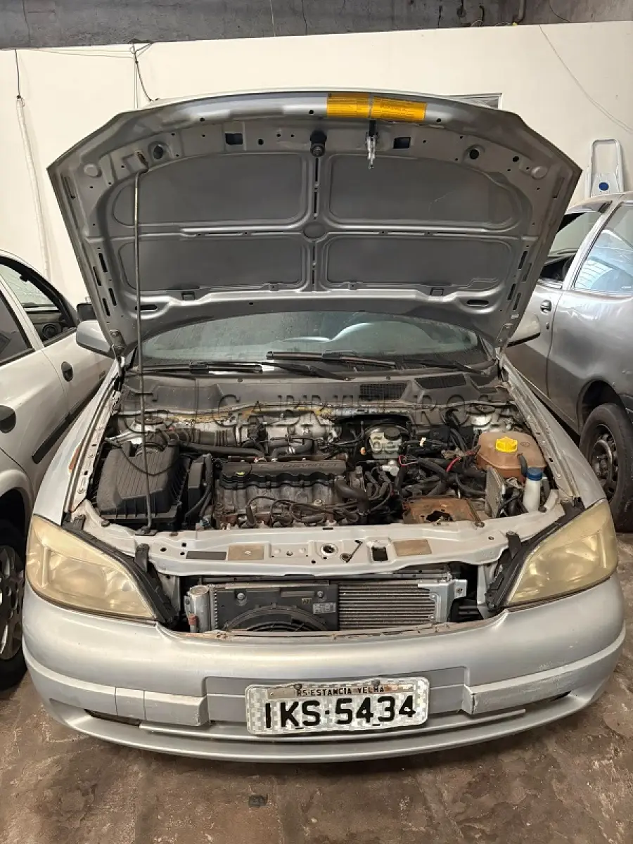 LOTE 002 - GM/Astra Sedan CD Gasolina 2002/2002, Cor: Prata, Placa: IKS5434