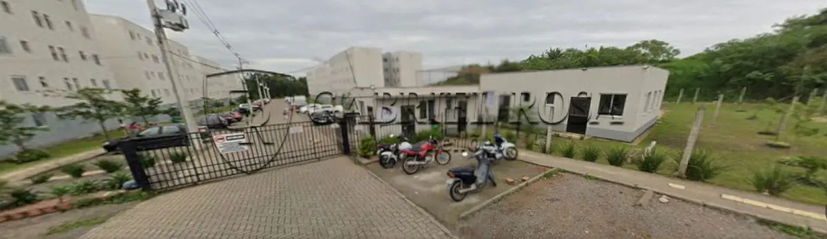 LOTE 001 - DIREITOS E AÇÕES do Apartamento nº 14, Bloco G, do Residencial Salgado Filho, localizado no andar térreo ou primeiro pavimento, com área real total de 56,702233 m², sendo 45,64 m² de área real privativa e 11,062233 m² de área real de uso comum, sendo 5,0985 m² de área coberta e 5,963733 m² de área descoberta. Constituído de sala de estar, cozinha/área de serviço, banheiro e 02 dormitórios. Situado na Rua Evaldo Luiz de Souza, nº 10, Bairro Canudos, Novo Hamburgo/RS. Registrado sob matrícula nº 128.678