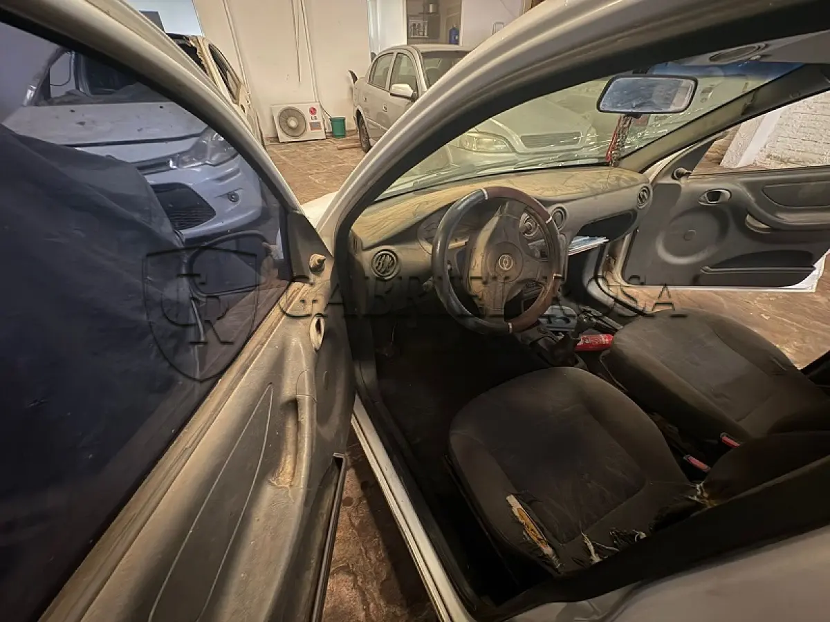 LOTE 002 - Chevrolet Celta 4P Spirit Flex, Ano/Modelo: 2005/2006, Cor: Branca, Placa: IMV4697