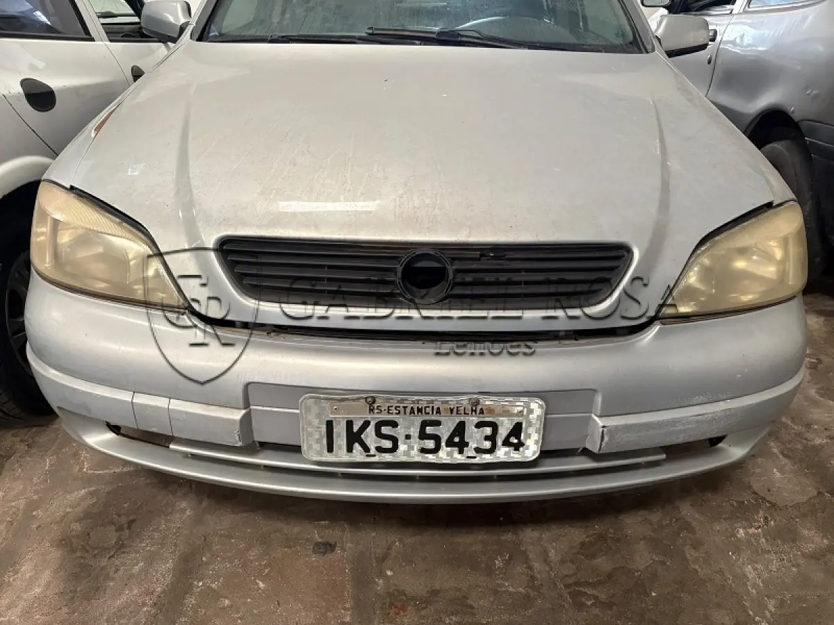 LOTE 002 - GM/Astra Sedan CD Gasolina 2002/2002, Cor: Prata, Placa: IKS5434