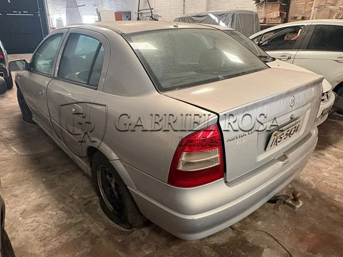 LOTE 002 - GM/Astra Sedan CD Gasolina 2002/2002, Cor: Prata, Placa: IKS5434