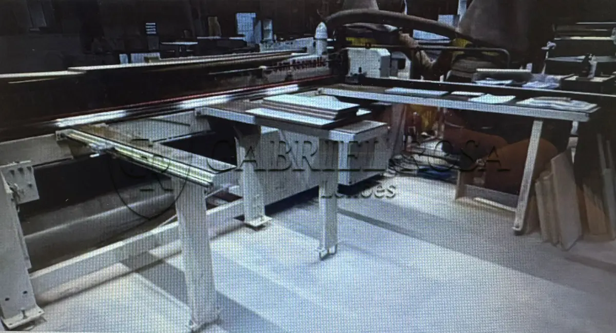 LOTE 002 - 01 Máquina seccionadora horizontal para cortar chapas grandes de MDF, MDP, Marca SCM TECMATIC, Modelo fit 45, cor branca, ano 2012