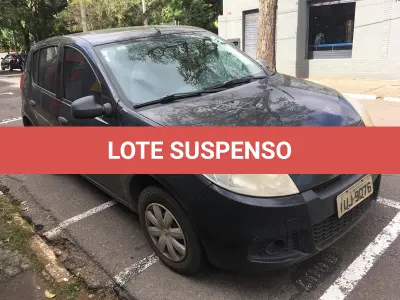 LOTE 001 - Veículo Renault Sandero Authentique 1.0 16V Flex 2013/2013