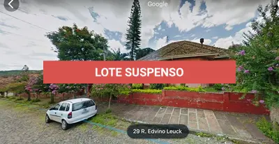 LOTE 002 - Uma casa de alvenaria própria para moradia, com a área construída de 330,17 m², terreno com mais ou menos 2.540,00 m², suas dependências, instalações e demais benfeitorias, situada na Rua Presidente Lucena, nº 4063, Bairro das Rosas, Estância Velha-RS, registrada sob matrícula 22.513