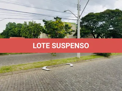 LOTE 001 - O Apartamento nº 105 do Edifício Amambaím, Bloco 2, composto de sala, três dormitórios, circulação, banheiro, cozinha e área de serviço, com 90,182730m² de área real global, sendo 69,943750m² de área real privativa e 20,238990m² de área real de uso comum, endereço Avenida Clóvis Paim Grivot, nº 350, Bairro Humaiatá, Porto Alegre/RS.  Imóvel da matrícula nº 95.011