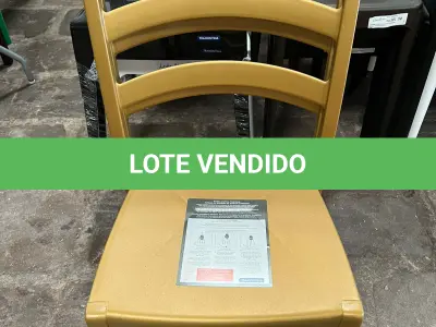 LOTE 098 - Cadeiras