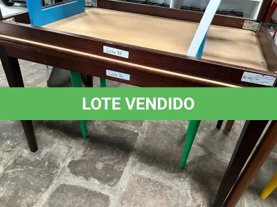 LOTE 086 - Mesa