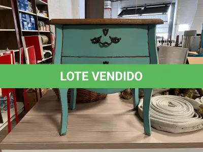 LOTE 051 - Móvel