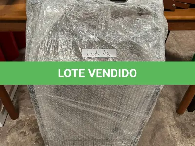 LOTE 043 - Prateleira