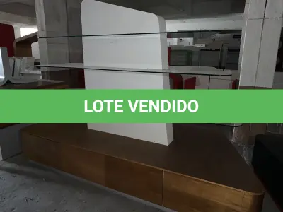 LOTE 216 - Expositores