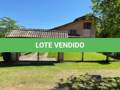 LOTE 002 - Terreno rural (sítio) com área de 4.200,00 M², dentro de um todo maior com 18ha aproximadamente, situado na "Fazenda Conceição" distrito de Ipiranga, na Rua Bem-te-vi do Condomínio Bela Vista, cidade de Gravataí/RS. Matrícula nº 39.944 do Registro de Imóveis de Gravataí/RS. No referido imóvel existe uma construção em alvenaria não averbada.