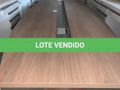 LOTE 194 - Móveis usados