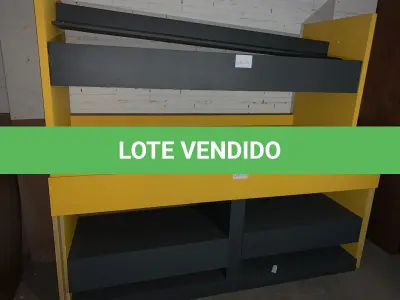 LOTE 218 - Expositores