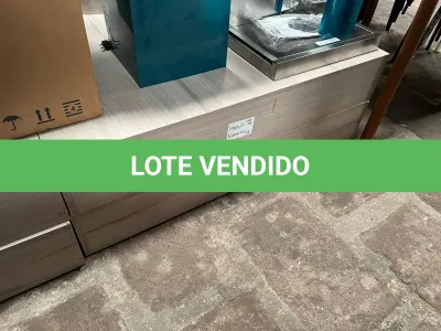 LOTE 185 - Módulos expositores usados