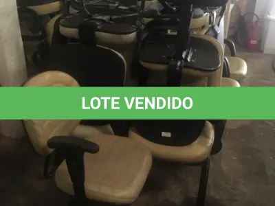 LOTE 006 - Cadeiras diversas