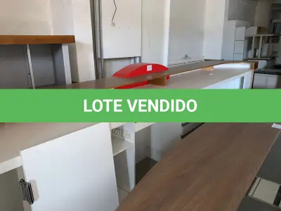 LOTE 193 - Móveis usados