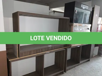 LOTE 205 - Móveis