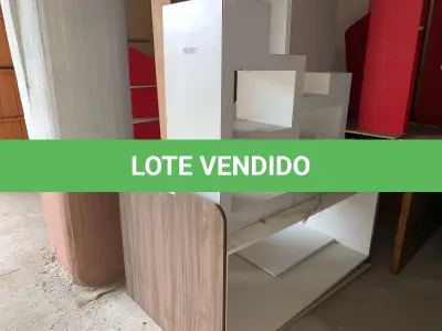 LOTE 195 - Móveis usados
