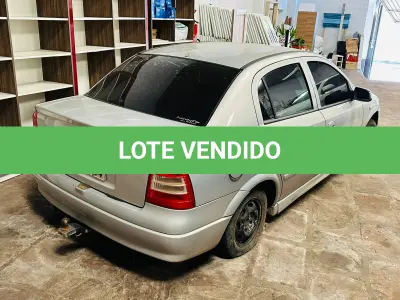 LOTE 001 - VEÍCULO GM/ASTRA SEDAN CD, COR PRATA, ANO/MODELO 2002/2002, PLACA IKS5434, RRENAVAM: 785609415, CHASSI: 9BGTT69B02B155489