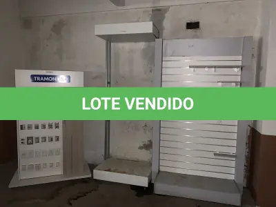 LOTE 191 - Expositores usados
