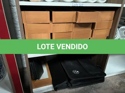 LOTE 012 - Expositor
