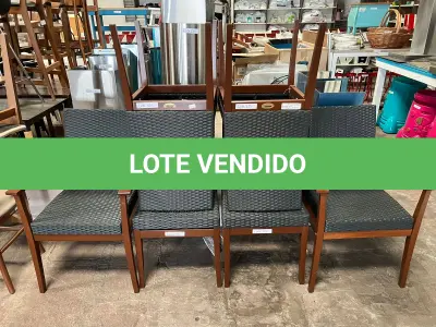 LOTE 111 - Cadeiras