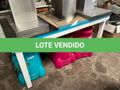 LOTE 119 - Mesa