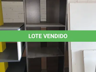 LOTE 205 - Móveis