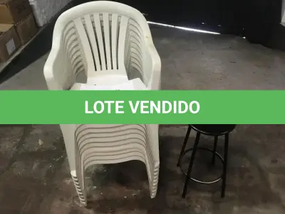 LOTE 012 - Cadeiras modelos diversos( 20 un )