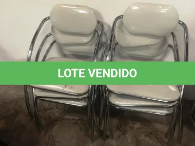 LOTE 009 - Cadeiras metalicas( 06 un )