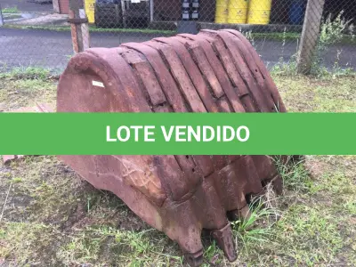 LOTE 088 - CAÇAMBA ESCAVADEIRA FH 200 E CARREGADEIRA VOLVO L120