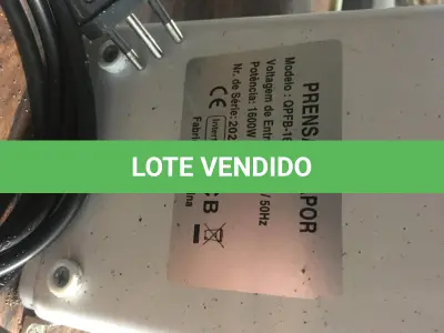 LOTE 025 - Máquina de passar roupa