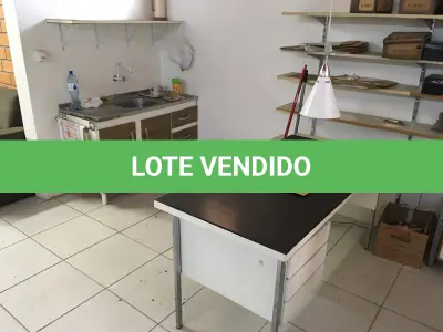 LOTE 163 - Mesas, balcões e outros( 07 un )