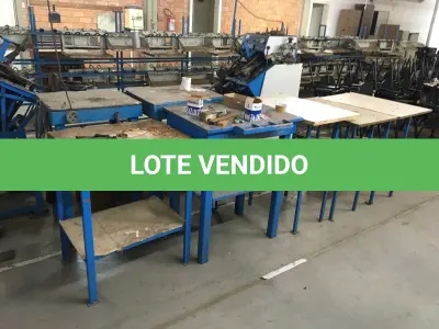 LOTE 135 - Mesas e bancadas de trabalho( 35 un )
