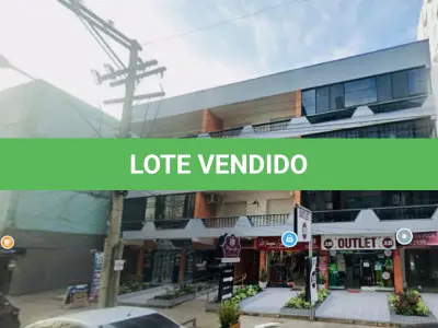 LOTE 003 - Apartamento nº 202 do Edifício Dona Angélica, localizado no 1º andar ou 2º pavimento, composto de jantar, estar, 2 dormitórios, sendo 1 com banheiro privativo, banheiro social, haal, cozinha, dependência de empregada, área de serviço e sacada, tem área real de 133,240 M², situado na Rua Maranguab, nº 503 - Centro - Capão da Canoa/RS. Registrado sob matrícula 9.854