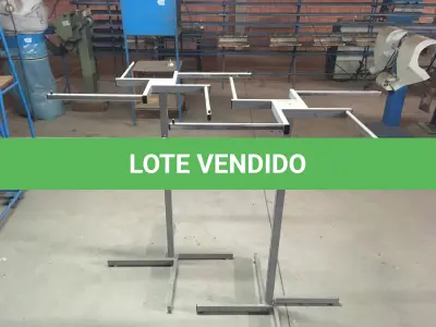 LOTE 160 - Arara metálica( 02 un )