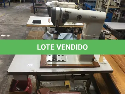 LOTE 117 - Máquina de costura