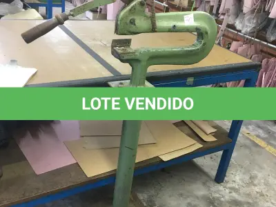 LOTE 124 - Guilhotina