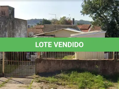 LOTE 002 - Um terreno com área de 355,58 m², onde foi edificada uma casa de dois quartos, uma cozinha, um banheiro, uma sala e existe ainda uma pequena peça de madeira, situado na Rua General Daltro Filho, nº 182, Bairro Jardim, Sapucaia do Sul/RS. Registrado sob matrícula nº 7.165