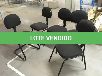 LOTE 159 - Cadeiras diversas( 13 un )