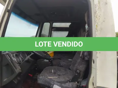 LOTE 004 - Caminhão Ford Cargo 2428 E Diesel 2008 com Guindaste Munck(marca TKA), Carroceria Aberta/Mec Operacinal, Cor Branca, Placa IOO2484. Características Especiais: Terceiro Eixo: Origem: Adaptado