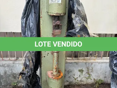 LOTE 085 - Máquina de prensar