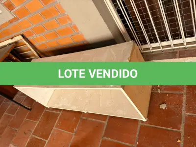 LOTE 162 - Estantes e balção( 05 un )