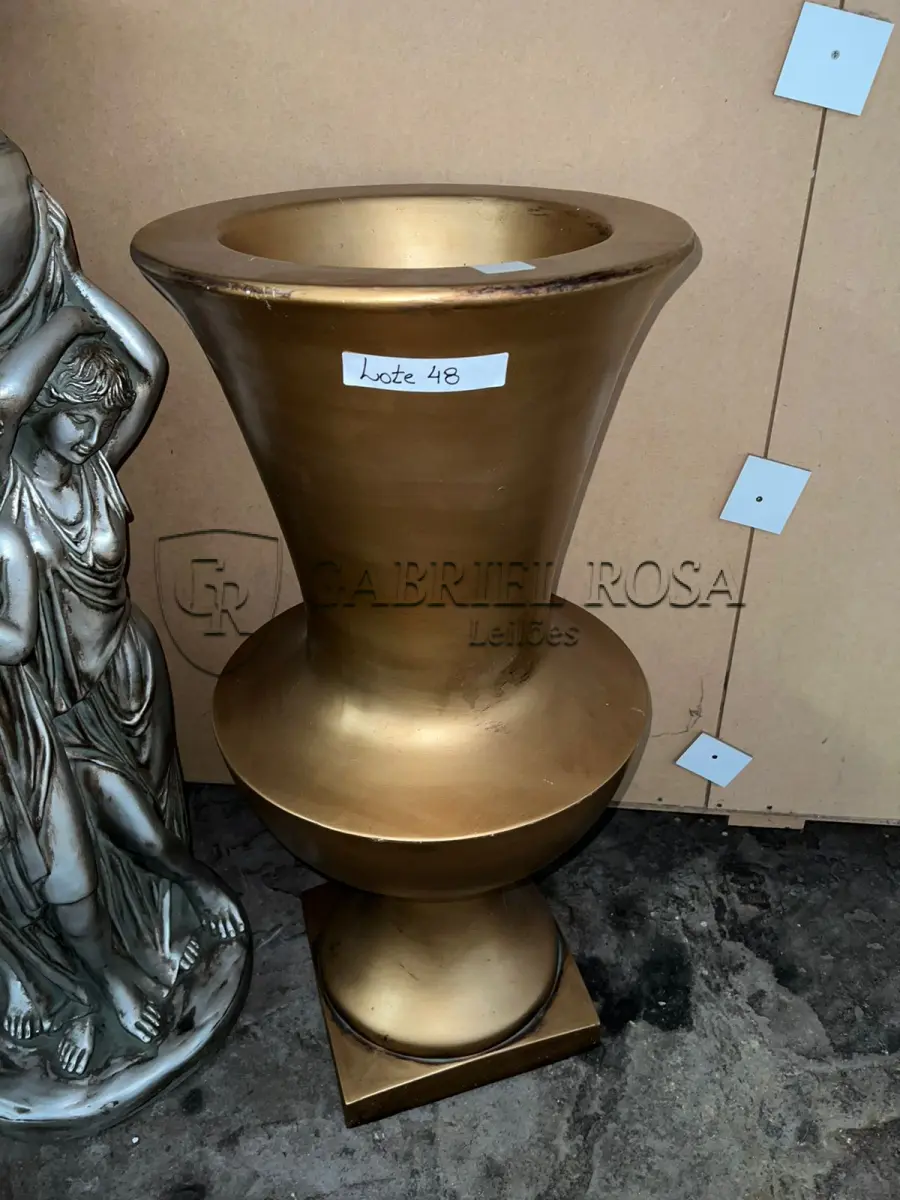 LOTE 048 - Vaso