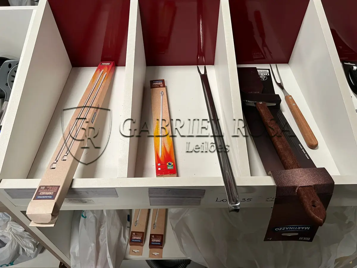 LOTE 035 - Itens de churrasco