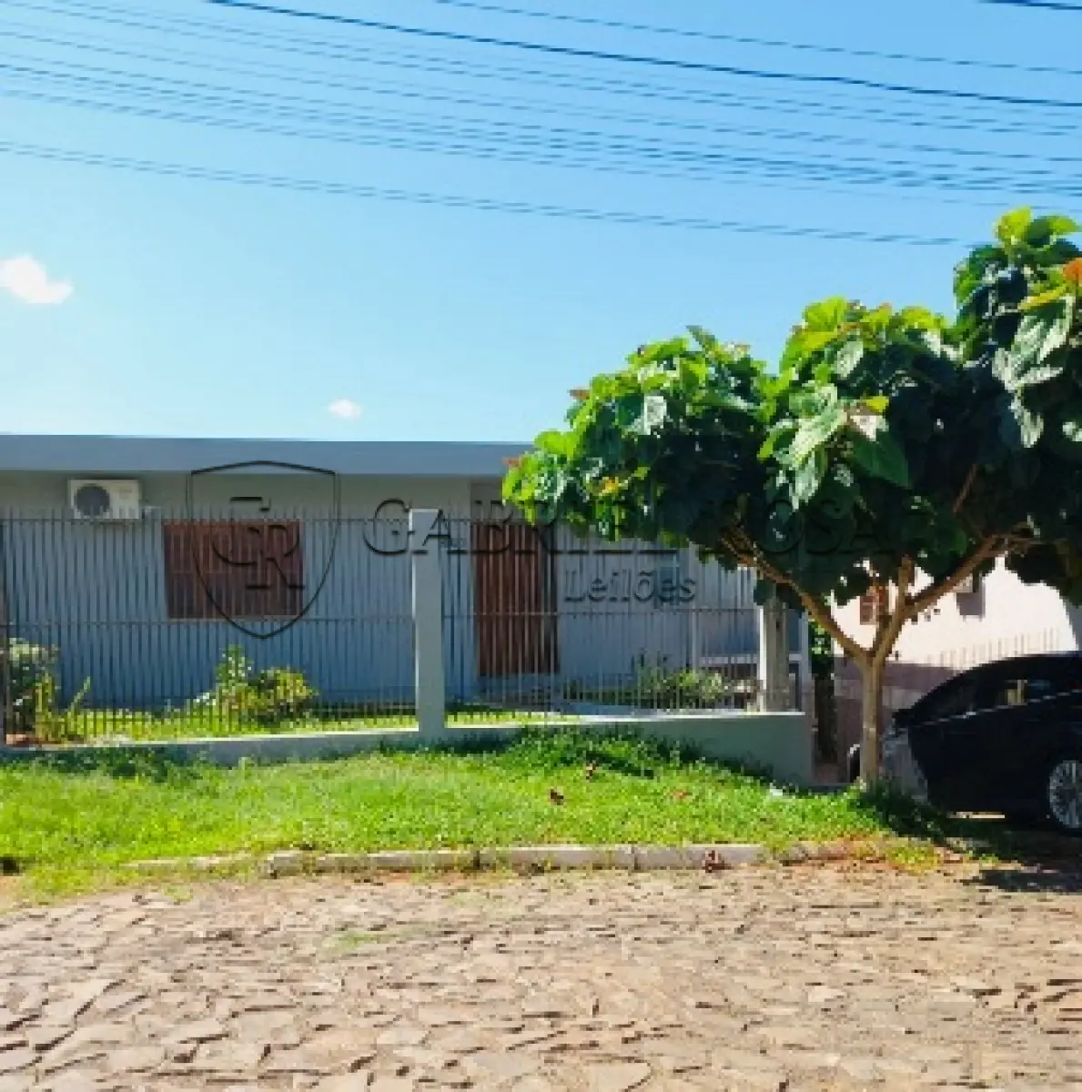 LOTE 001 - UM TERRENO UM TERRENO COM SUAS BENFEITORIAS SITUADO NO BAIRRO BELA VISTA, EM ESTÂNCIA VELHA/RS, COMPOSTO DO LOTE 10 DA QUADRA 61 DO LOTEAMENTO BELA VISTA III, COM ÁREA DE 360 M²
