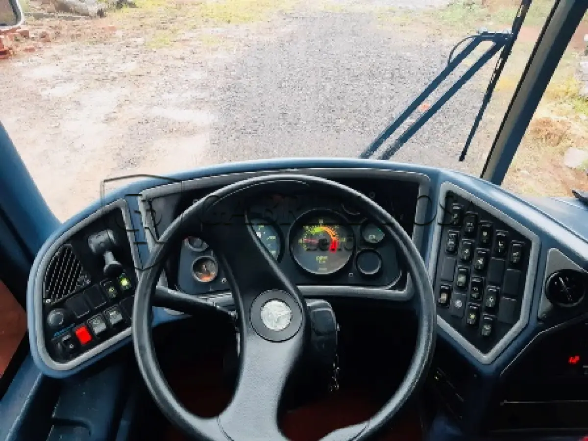 LOTE 003 - MBENZ/MPOLO VIAGGIO R, PLACAS IKF0G27, ANO/MODELO 2001/2001, COR BRANCA