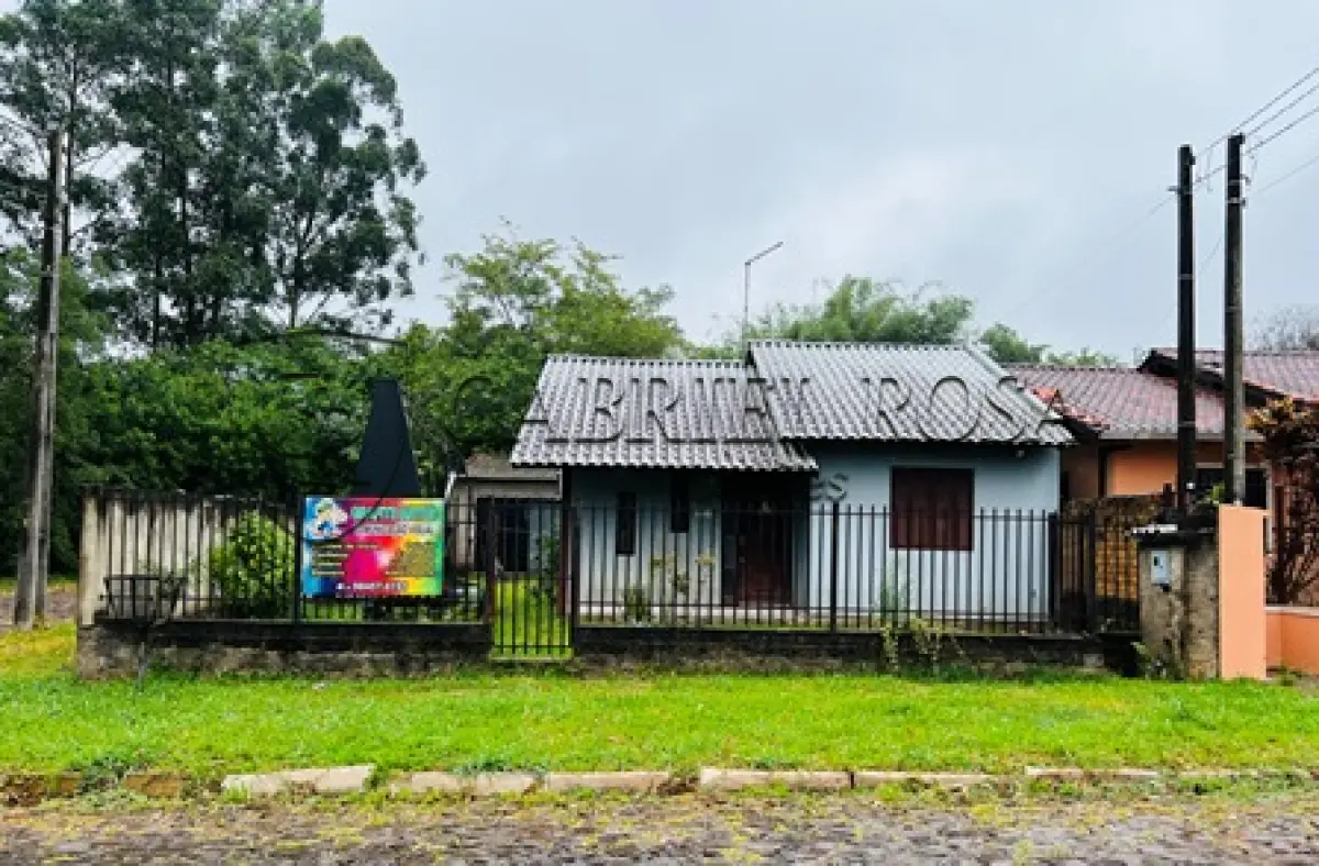 LOTE 004 - DIREITOS E AÇÕES DO IMÓVEL SITUADO NO BAIRRO LAGO AZUL EM ESTÂNCIA VELHA/RS COMPOSTO DO LOTE 01 DA QUADRA B DO LOTEAMENTO VALE DO SOL COM A ÁREA DE 287,50M2, COM UM PRÉDIO DE ALVENARIA DE 56,05M2 NA RUA CUIABÁ Nº 156.