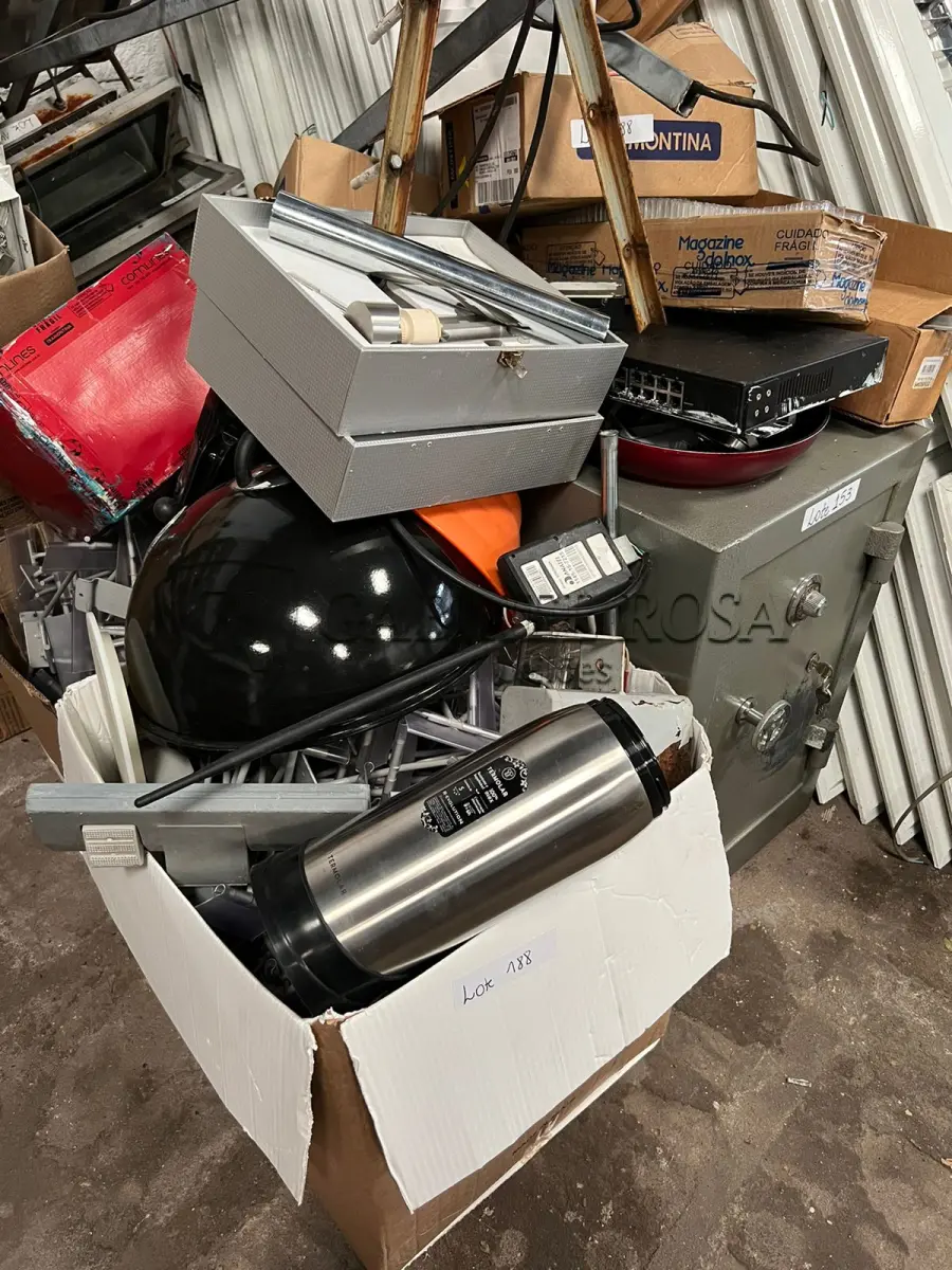 LOTE 188 - Itens de metal para sucata